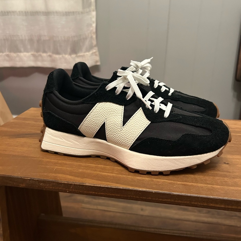 New Balance 327 Black and White Sneakers